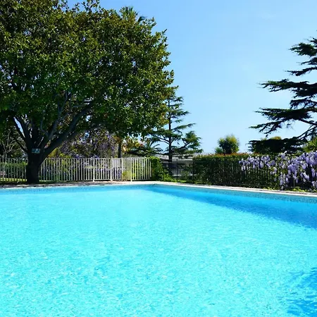 فندق Chateau De L'etoile, By Welcome To