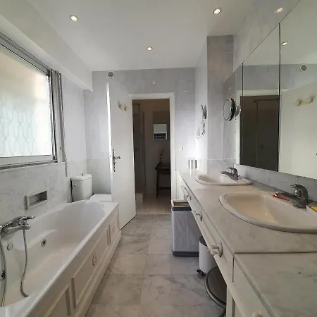 Chateau De L'etoile, By Welcome To מלון *