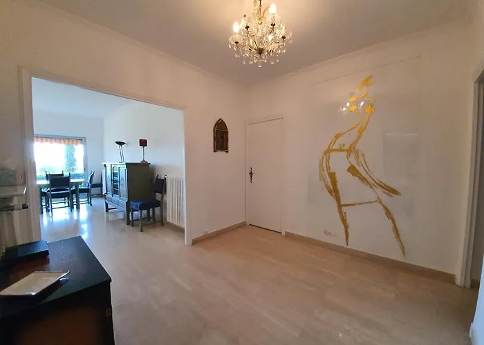 Chateau De L'etoile, By Welcome To